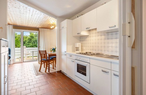 Suederhafen Apartment | Apartment 'Ella Walter, Kiek Ut' with Private Terrace, Shared Garden and Wi-Fi