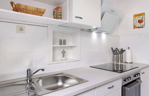 Altenbrunslar Apartment | Apartment 'En Verde' with Private Garden, Balcony and Wi-Fi
