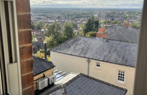 Lincoln Apartment | Apartment-Ensuite with Shower-City view-3 Bed