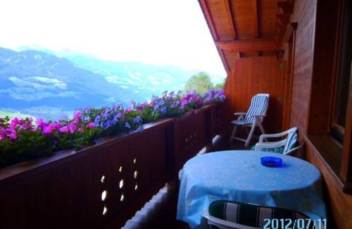 Ahrnbach Apartment | Apartment Enzian with magnificent view of the Zillertal mountains, pool, 2-5 pers.