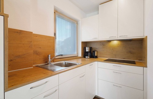 Rasa Apartment | Apartment 'Enzian' with Mountain View, Shared Garden and Wi-Fi