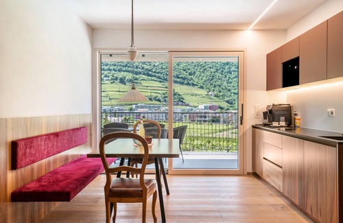 Centro - Piani - Rencio Apartment | Apartment "Erbacher - Renate's Gründer Suite" with Mountain View, Shared Pool & Sauna