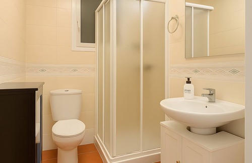 Jerez de la Frontera Old Town Apartment | Apartment 'Apto La Justicia' with Shared Terrace, Wi-Fi and Air Conditioning