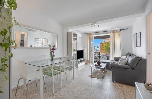 Sanlucar de Barrameda Apartment | Apartment 'Next To Piletas' with Sea Views, Private Balcony and Wi-Fi