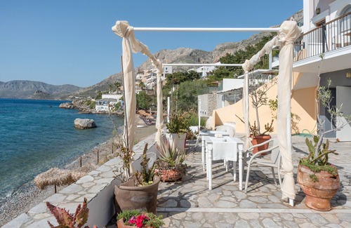 Massouri Apartment | Apartment 'Estia Sea View' with Shared Garden, Wi-Fi and Air Conditioning