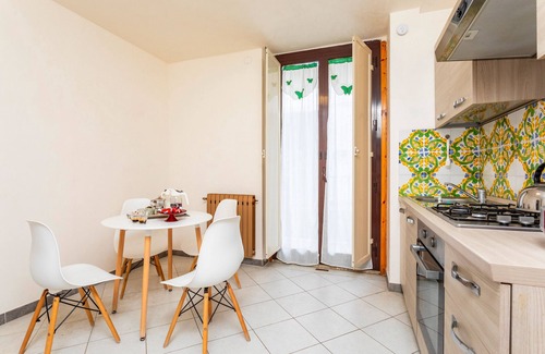 Borgo-Sanzio Apartment | Apartment 'Etneo Landscape' with Mountain View, Wi-Fi and Air Conditioning