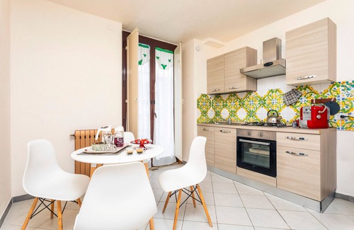 Borgo-Sanzio Apartment | Apartment 'Etneo Landscape' with Mountain View, Wi-Fi and Air Conditioning