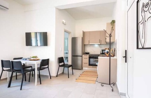 Rhodes Apartment | Apartment 'Evan Suites No 2' with Wi-Fi and Air Conditioning