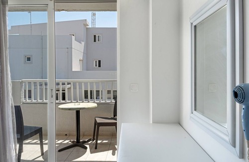 Kardamena Apartment | Apartment 'Evripides Family One -bedroom 1' with Shared Pool, Shared Garden and Air Conditioning