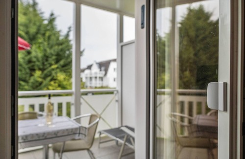 Nienhagen Apartment | Apartment 'Ferienwohnung Strandnähe' with Balcony and Wi-Fi