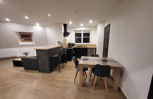 Carentan Apartment | Apartment for 4 people, 5 minutes walk from the station and downtown!