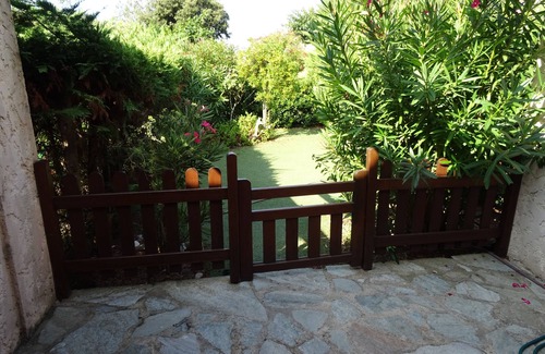 Calcatoggio Apartment | Apartment F2 in floral park, direct access to the beach
