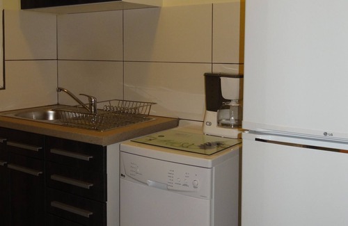Noumea Apartment | Apartment F2, on the ground floor.