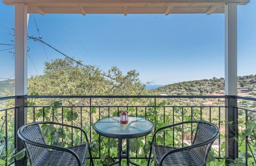 Fternon Apartment | Apartment 'Fairytale' with Sea View, Wi-Fi and Air Conditioning