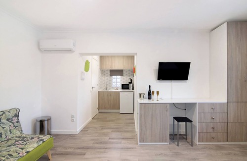 Moncarapacho e Fuseta Apartment | Apartment 'Familiar' with Shared Terrace, Wi-Fi and Air Conditioning