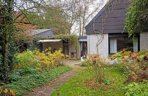 Joldelund Apartment | Apartment 'Familie Franke' with Shared Terrace, Shared Garden and Wi-Fi