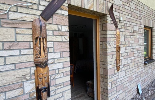 Steinach Apartment | Apartment 'Far Away From Afrika' with Mountain View, Private Terrace and Wi-Fi