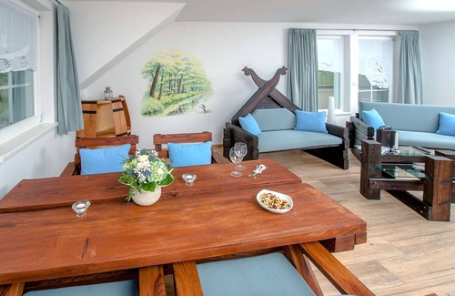 Neuendorf Apartment | Apartment 'Ferienwohnung Hafen' with Balcony and Wi-Fi