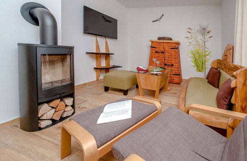 Neuendorf Apartment | Apartment 'Ferienwohnung Storchennest' with Private Terrace and Wi-Fi