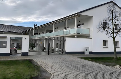 Schonebeck Apartment | Apartment 'Ferienwohnung 10' with Shared Terrace, Balcony and Wi-Fi