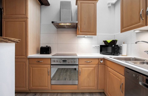 Suderhackstedt Apartment | Apartment 'Ferienwohnung Schleswiger-Hof 1' with Private Garden and Wi-Fi