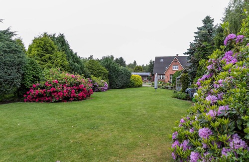Langenhorn Apartment | Apartment 'Ferienhaus Nicolaisen' with Private Terrace, Shared Garden and Wi-Fi