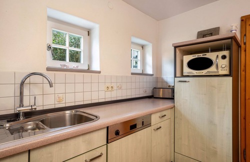 Ravensburg Apartment | Apartment 'Ferienhäuschen' with Private Terrace, Shared Garden and Wi-Fi