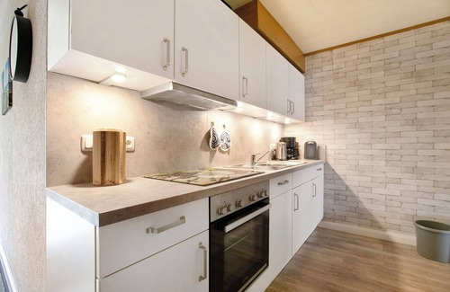 Nordstrand Apartment | Apartment 'Ferienhof Jacobsen 5' with Private Terrace, Shared Garden and Wi-Fi