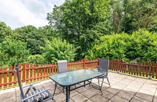 Krakow am See Apartment | Apartment 'Ferienwohnung 10 - Barrierefrei' with Private Terrace and Shared Garden