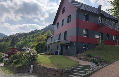 Bad Wildbad Apartment | Apartment 'Ferienwohnung Wunderbar' with Mountain View, Private Terrace and Wi-Fi