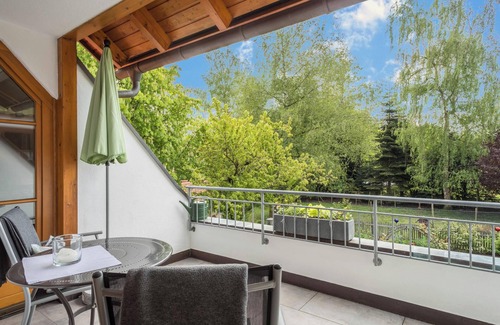 Rothkreuz Apartment | Apartment “Ferienwohnung Henne” near Lake Constance with Wi-Fi & Garden
