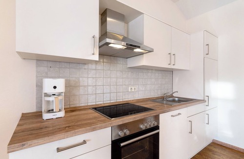 Nesselried Apartment | Apartment 'Ferienwohnung Birne' with Shared Garden, Balcony and Wi-Fi