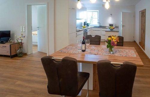 Gengenbach Apartment | Apartment 'Ferienwohnung Löwenzahn' with Mountain View, Shared Terrace and Wi-Fi