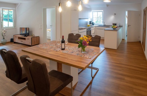 Gengenbach Apartment | Apartment 'Ferienwohnung Löwenzahn' with Mountain View, Shared Terrace and Wi-Fi