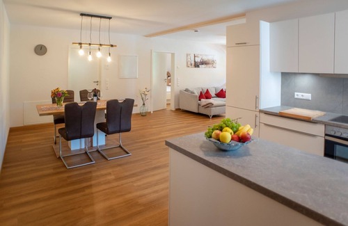 Gengenbach Apartment | Apartment 'Ferienwohnung Löwenzahn' with Mountain View, Shared Terrace and Wi-Fi