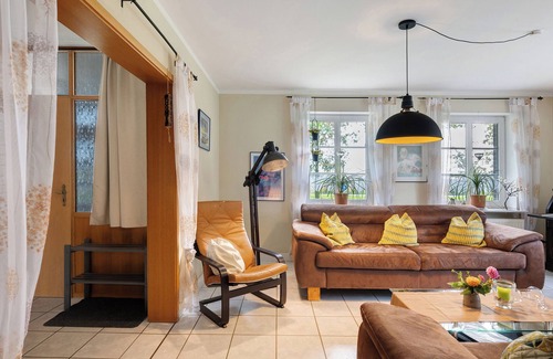 Nordstrand Apartment | Apartment 'Ferienwohnung Schimmelreiter' with Private Terrace and Shared Garden
