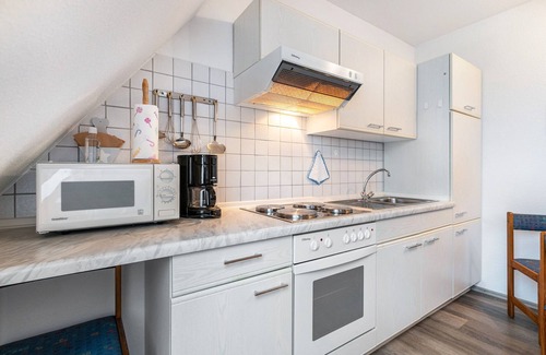 Bordelum Apartment | Apartment 'Ferienwohnung 4 Schwalben' with Shared Garden and Wi-Fi