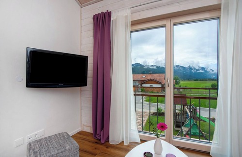 Halblech Apartment | Apartment 'Ferienwohnung Junge' with Mountain View, Balcony and Wi-Fi
