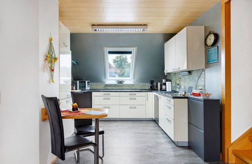 Stockach Apartment | Apartment 'Ferienwohnung am Rosenberg' with Shared Garden, Wi-Fi and Air Conditioning