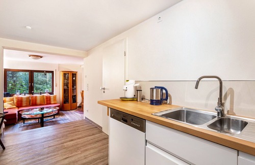 Warstein Apartment | Apartment 'Ferienwohnung Am Mozarthügel' with Wi-Fi