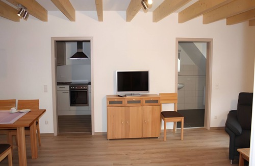 Neuried Apartment | Apartment 'Ferienwohnung Schwarzwaldblick' with Shared Garden, Balcony and Wi-Fi