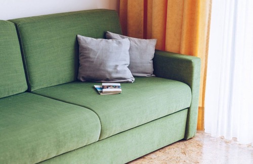 Lana Apartment | Apartment 'Ferienwohnung Lanz 2' with Mountain View, Private Garden and Wi-Fi