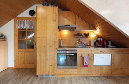 Ibach Apartment | Apartment 'Ferienwohnung' with Mountain View, Shared Garden and Wi-Fi