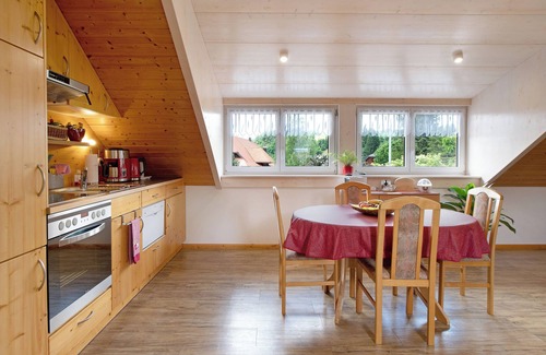 Ibach Apartment | Apartment 'Ferienwohnung' with Mountain View, Shared Garden and Wi-Fi