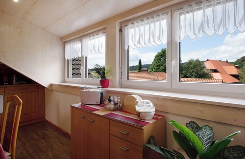 Ibach Apartment | Apartment 'Ferienwohnung' with Mountain View, Shared Garden and Wi-Fi