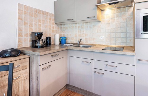 Reichenau Apartment | 'Apartment Fetscher 1' close to the Lake with Shared Pool & Wi-Fi