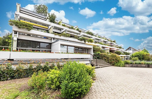 Reichenau Apartment | 'Apartment Fetscher 1' close to the Lake with Shared Pool & Wi-Fi