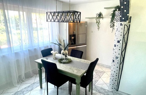 Waggershausen Apartment | Apartment 'Fewo Lago Di Costanza 2' with Private Garden, Balcony and Wi-Fi