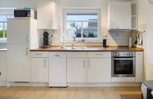 Nesse Apartment | Apartment "Fewo Nordbusch - Nesse" with Terrace & Wi-Fi