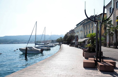Salo Apartment | Apartment 'Flat 5' with Lake View, Wi-Fi and Air Conditioning